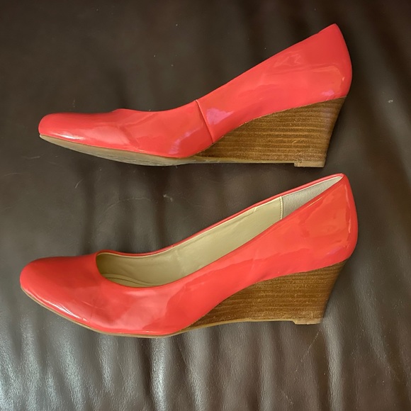 Calvin Klein Yazmin Patent Leather Wedge Pumps - Picture 5 of 10
